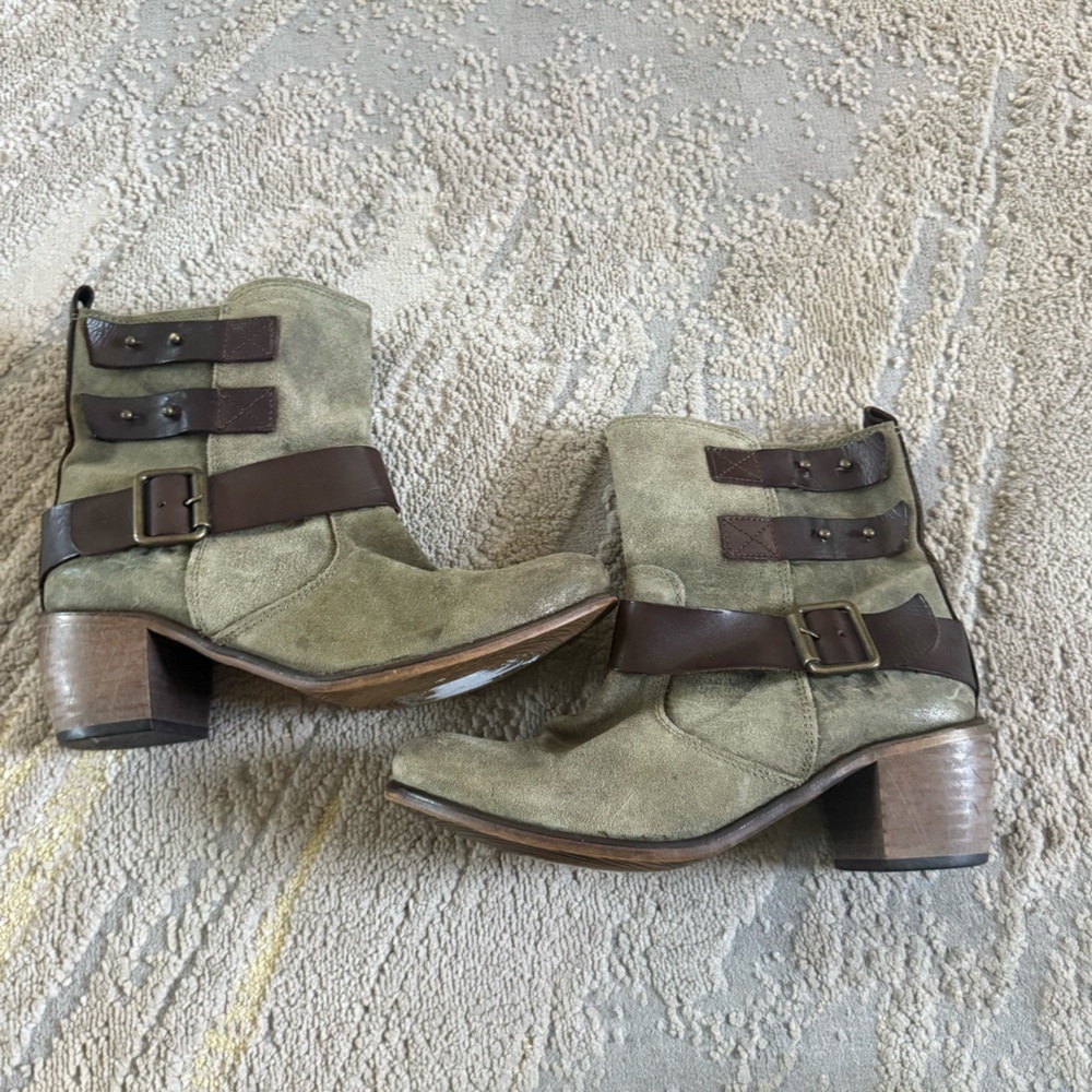 Sixty seven Baxter Suoil Olive Green suede belted ankle boots booties 37 / 6.5